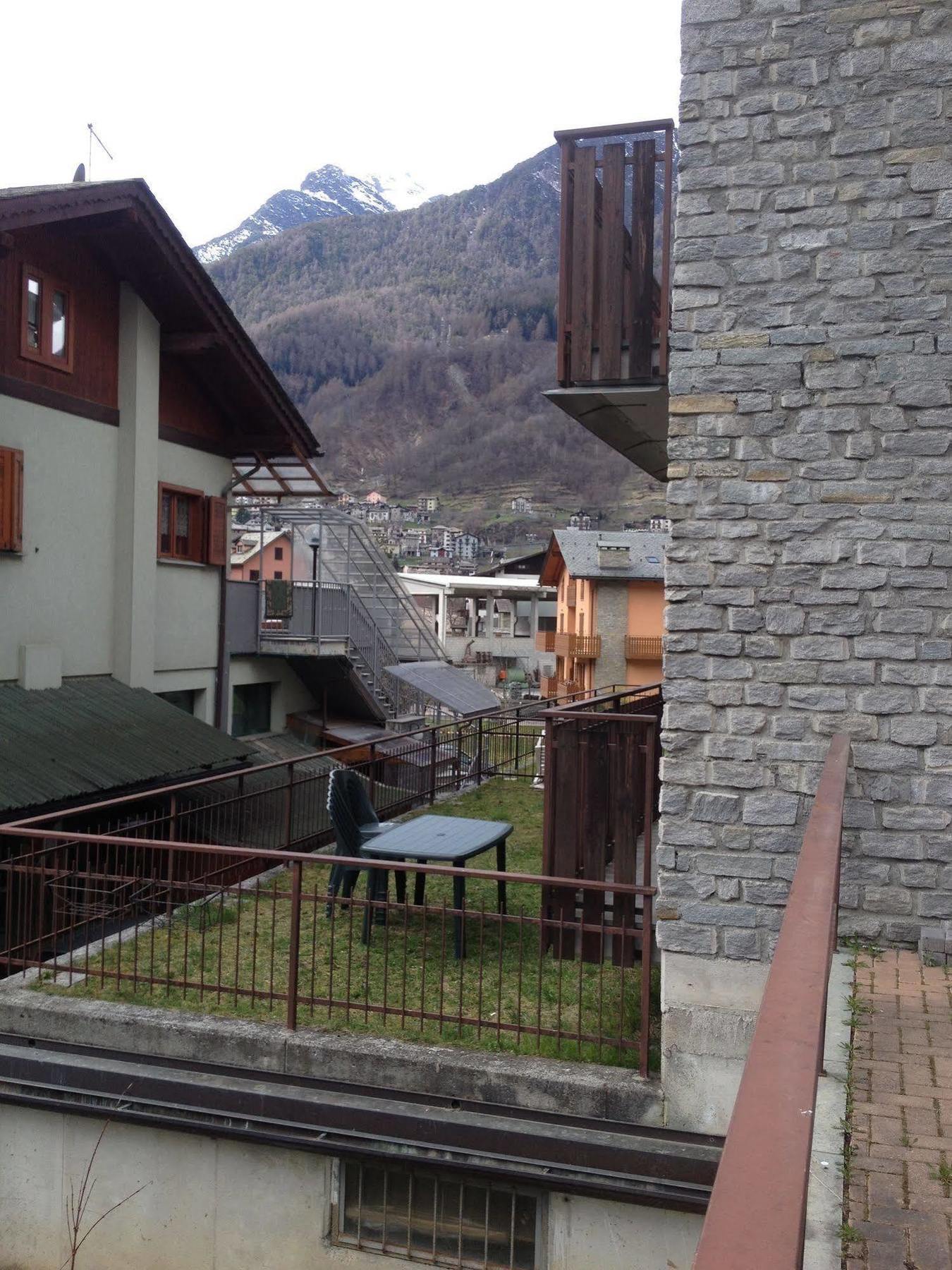 Lanterna Apartments Chiesa in Valmalenco Dış mekan fotoğraf
