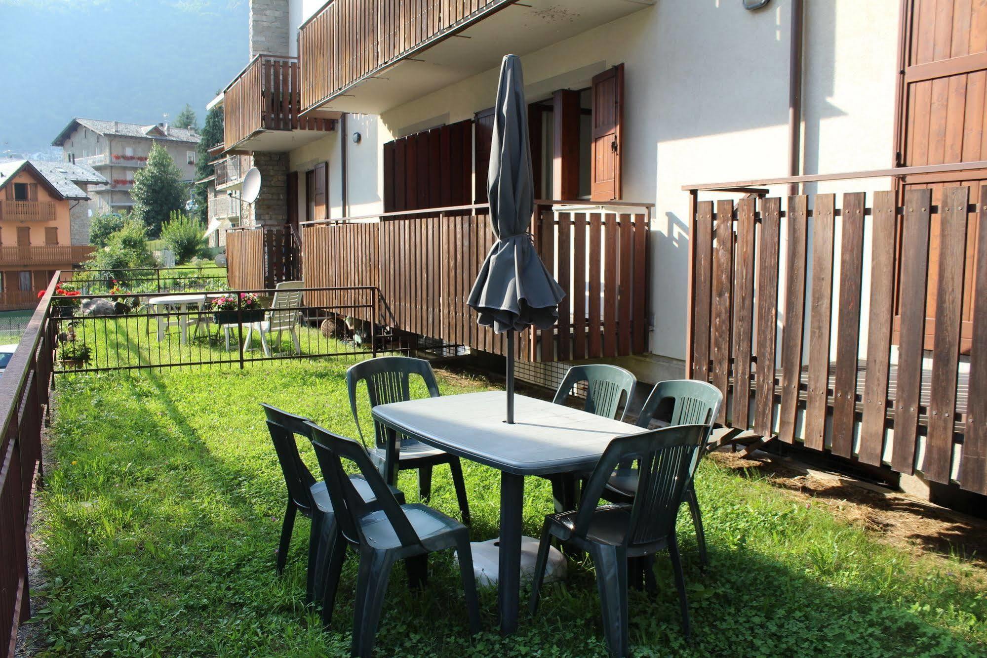 Lanterna Apartments Chiesa in Valmalenco Dış mekan fotoğraf