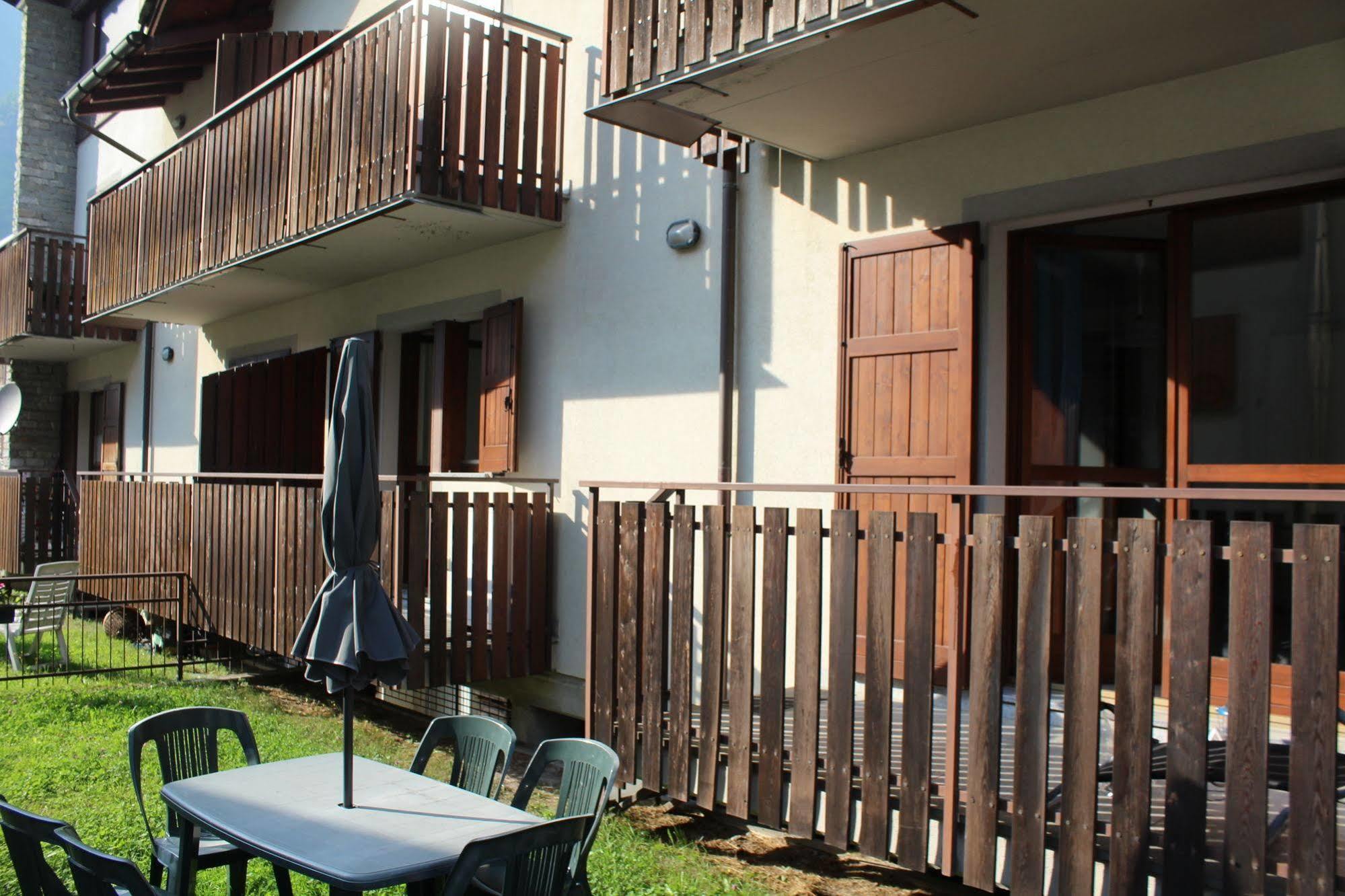 Lanterna Apartments Chiesa in Valmalenco Dış mekan fotoğraf